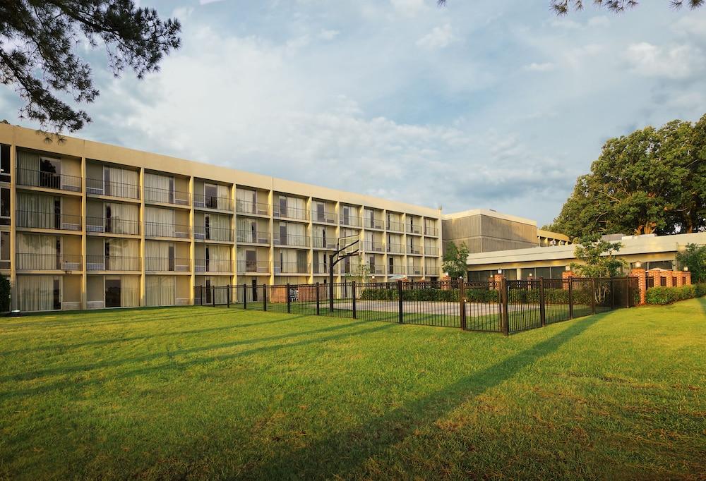 Historic Whispering Woods Hotel & Conference Center Olive Branch Exterior foto